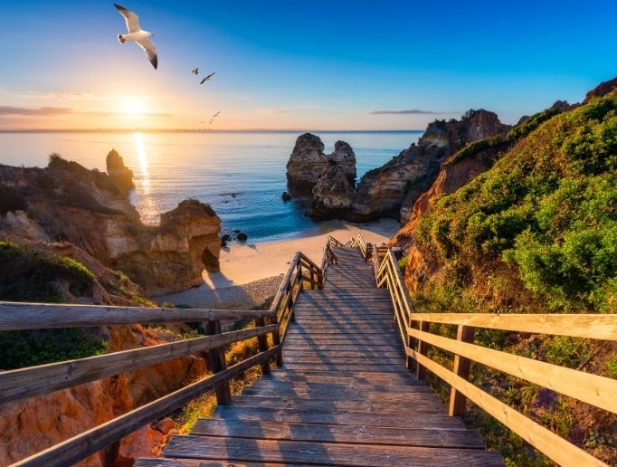 Roteiros personalizados em Portugal com motorista brasileiro