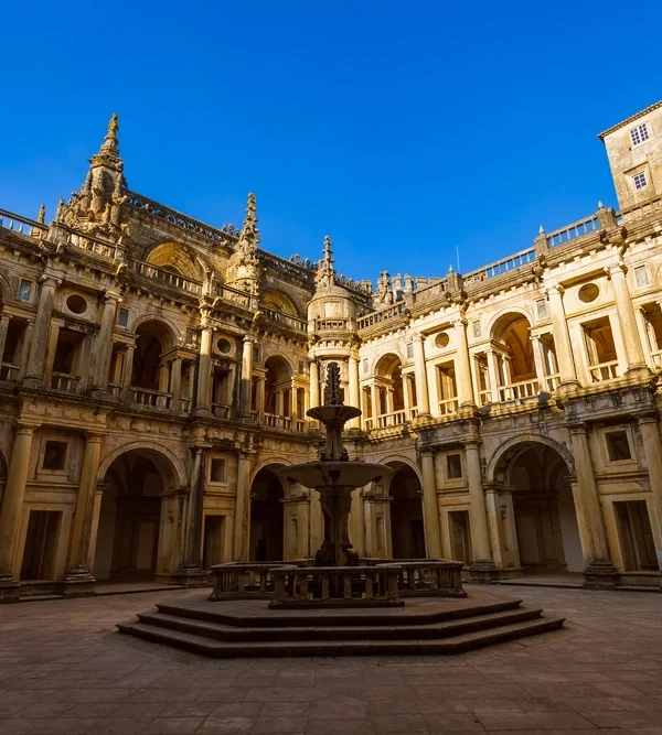 anela do Capítulo do Convento de Cristo, obra-prima manuelina