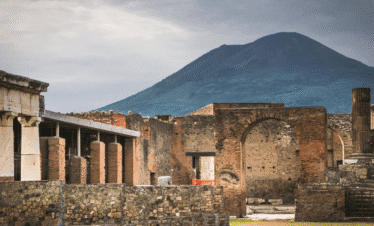 Ruínas arqueológicas de Pompeia vistas durante tour saindo de Roma