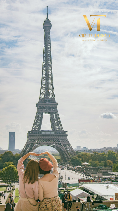 Aline da Vip Turismo Paris em Paris